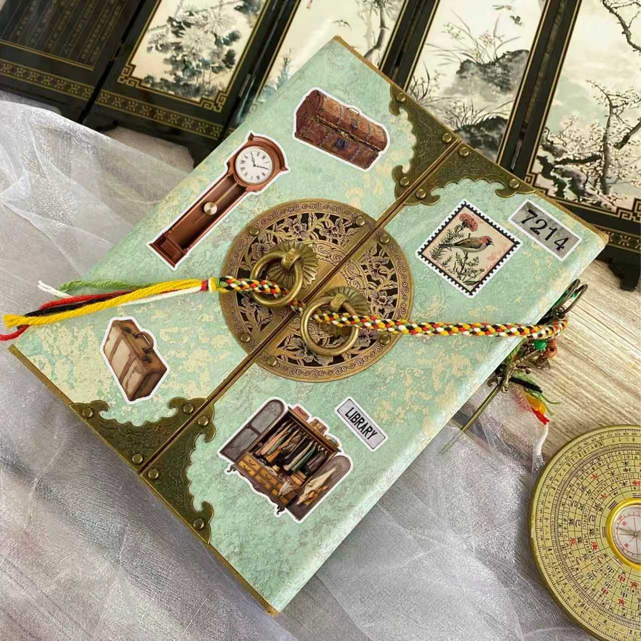 Libri di adesivi per bigiotter - Embellishments For Scrapbooking recensione e prezzo
